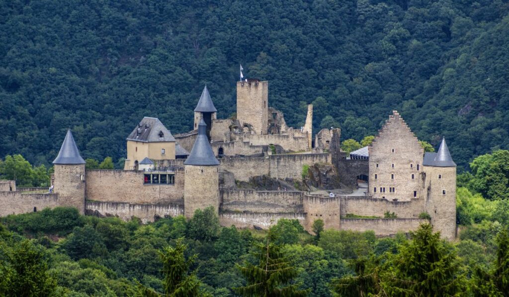 Luksemburgi vaatamisvaarsused bourscheidi loss