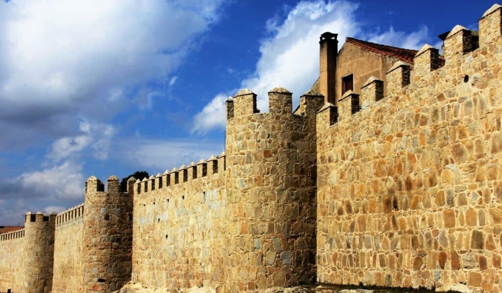 Hispaania vaatamisvaarsused aviila muurid