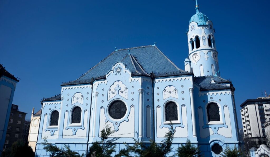 Bratislava vaatamisvaarsused sinine kirik