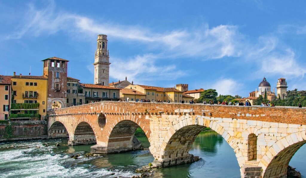 Verona vaatamisvaarsused ponte pietra